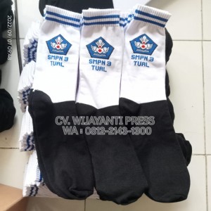 WA : 0812-2143-1300. Jual Kaos Kaki Murah Surabaya, Harga Kaos Kaki Murah Langsung Produksinya, Rumah Produksi Kaos Kaki Sekolah Murah.